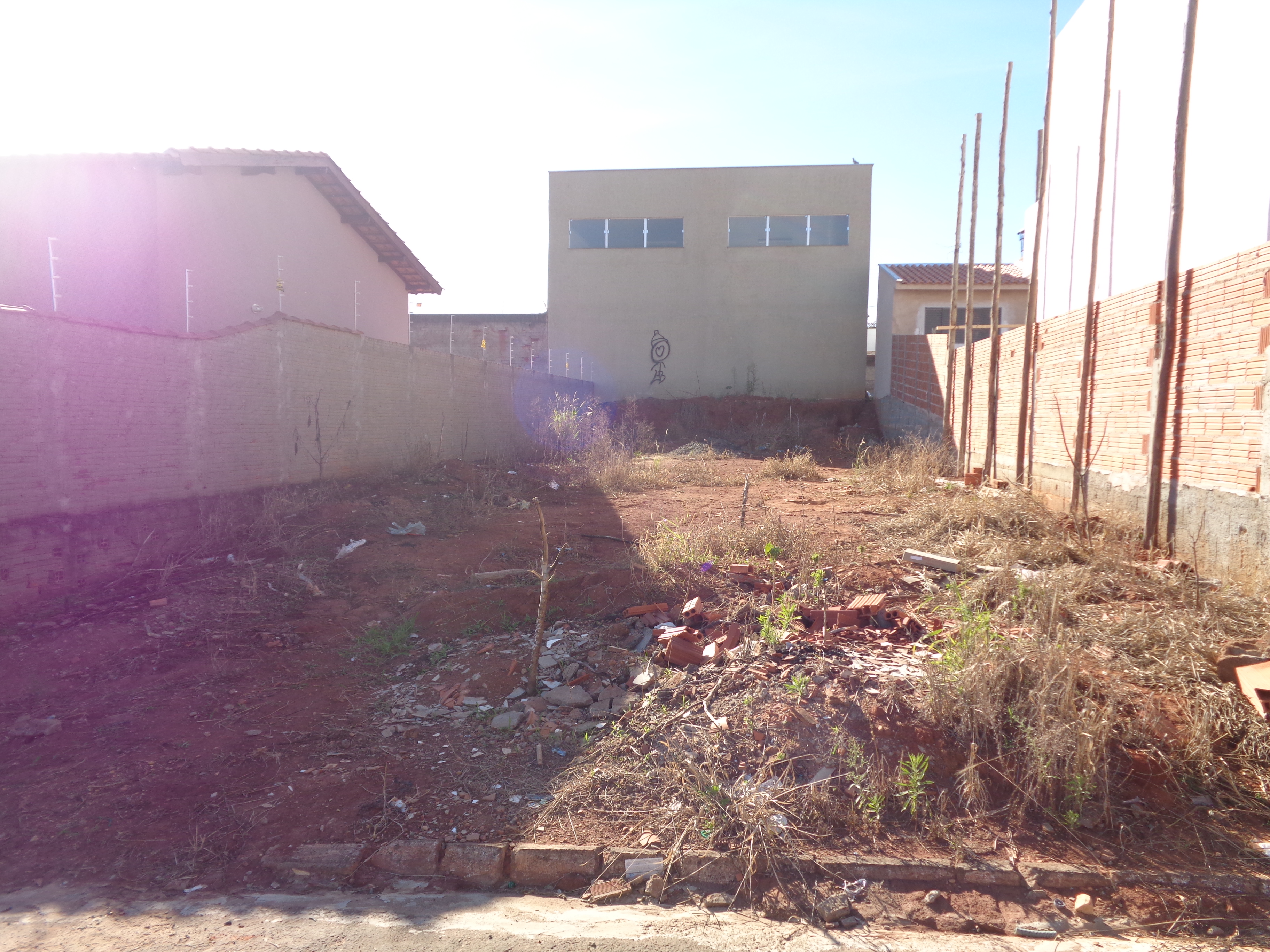 Terreno a venda – Jardim dos Ipês